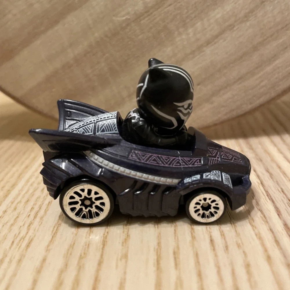 Hot Wheels RacerVerse‎ Black Panther die-cast toy car
